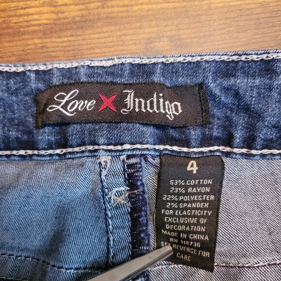 Love Indigo Shorts Size 4 Cuffed Embroidered Pockets Medium Dark Wash Stretch - Picture 4 of 10